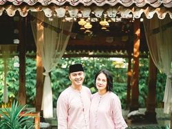 8 Potret Mesra Dian Nitami & Anjasmara yang Baru Rayakan 23 Tahun Pernikahan