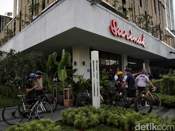 Asyiknya Jalan-jalan ke Sarinah di Akhir Pekan