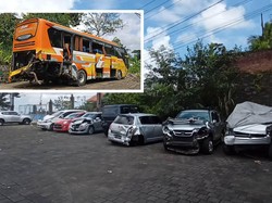 8 Mobil-2 Motor Ringsek, Kerugian Laka Bus Maut Rp 300 Juta