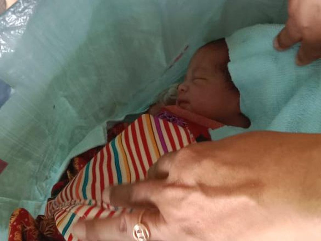 Puluhan Pasutri Datangi Polsek Purwodadi Ingin Adopsi Bayi dalam Tas Plastik