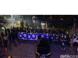 Aksi Bobotoh di Kantor Persib: Panpel Harus Tanggung Jawab!