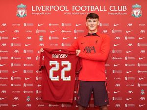 Calvin Ramsay Tak Sabar Merumput Bareng Liverpool Calvin Ramsay Tak Sabar Merumput Bareng Liverpool