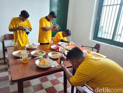 Kisah 5 Fotografer Difabel Surabaya, Bukukan Karya-Dapat Penghargaan