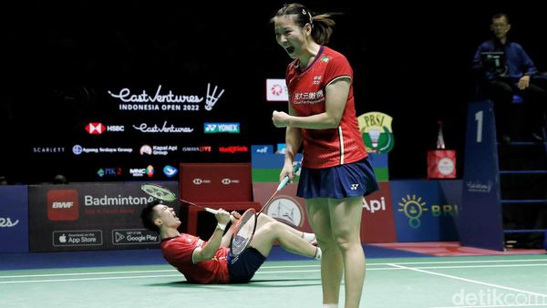 Ekspresi Kemenangan Ganda Campuran China Juarai Indonesia Open 2022