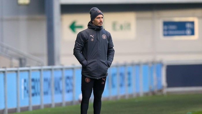 MANCHESTER, ENGLAND - APRIL 16: Enzo Maresca of Manchester City looks on during the Premier League 2 match against Manchester United at Manchester City Football Academy on April 16, 2021 in Manchester, England. (Photo by Manchester City FC/Manchester City FC via Getty Images)