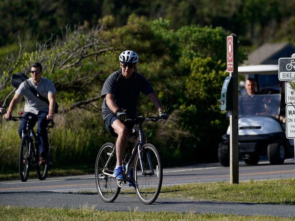 Jatuh dari Sepeda, Joe Biden: Saya Baik-baik Saja