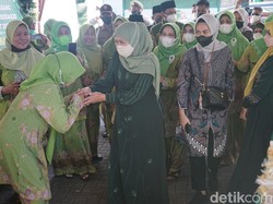 Gubernur Khofifah Ajak Muslimat NU Sidoarjo Digitalisasi Sektor UMKM