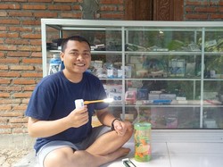 Wayan Agus, Pedagang Asongan di Karangasem Sukses Raih Gelar Doktor