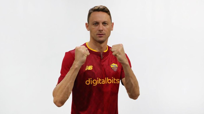 ROME, ITALY - JUNE 14:  AS Roma New Signing Nemanja Matic poses in an AS Roma jersey after signing the contract at Fulvio Bernardini Sport Centre on June 14, 2022 in Rome, Italy.  (Photo by AS Roma/AS Roma via Getty Images)