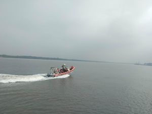 Insiden Tabrak Lari Kapal di Laut, 2 ABK Tewas Insiden Tabrak Lari Kapal di Laut, 2 ABK Tewas