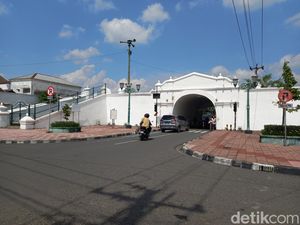 Sultan HB X Buka Suara soal Penutupan Plengkung Gading-Penataan Pedagang Alkid Sultan HB X Buka Suara soal Penutupan Plengkung Gading-Penataan Pedagang Alkid