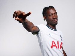 Crouch: Gelandang Spurs Ini Main Seperti Pesepakbola 100 Juta Paun