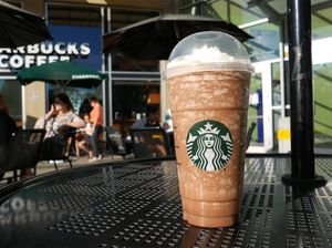 Kesalahan Saat Pesan Starbucks hingga YouTuber Inggris Doyan Makanan Indonesia