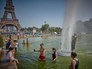 Hawa Panas di Prancis 42 Derajat Celcius, Ini yang Dilakukan Warganya
