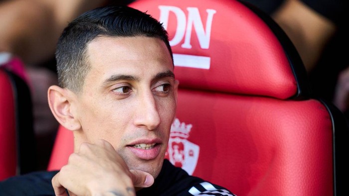 PAMPLONA, SPAIN - JUNE 05: Angel Di Maria of Argentina looks on during the international friendly match between Argentina and Estonia at Estadio El Sadar on June 05, 2022 in Pamplona, Spain. (Photo by Juan Manuel Serrano Arce/Getty Images)