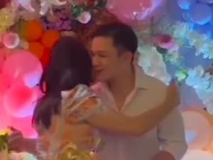 Ayu Ting Ting Beri Potongan Kue Ultah ke Jordi Onsu, Keluarga Heboh