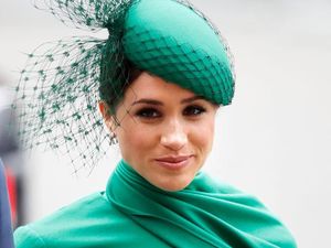Alasan Meghan Markle Pakai Baju Warna-warni di Akhir Masa Tugas Kerajaan Alasan Meghan Markle Pakai Baju Warna-warni di Akhir Masa Tugas Kerajaan