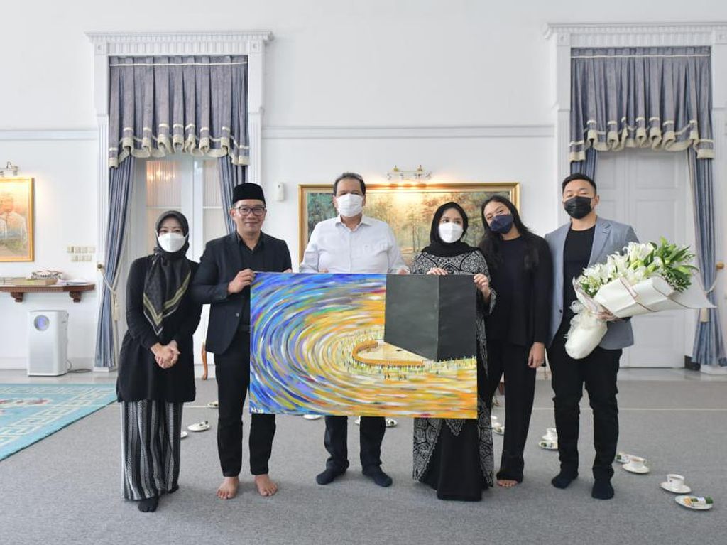 Penampakan Lukisan Ridwan Kamil untuk Kado Ulang Tahun ke-60 CT