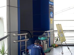 Di Stasiun Cakung: Lift Selesai Diperbaiki, 1 Eskalator Masih Rusak
