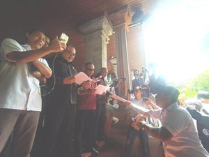 FKPP-Alumni SMA Bali Mandara Serahkan Hasil Kajian ke DPRD FKPP-Alumni SMA Bali Mandara Serahkan Hasil Kajian ke DPRD