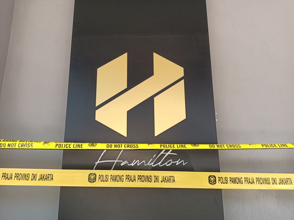 Hamilton Spa di RUko Grand Wijaya, Jaksel, disegel usai viral 'Bungkus Night'.