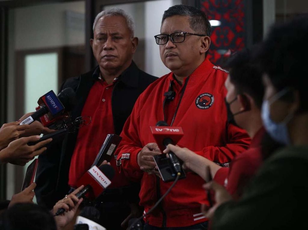 Hasto dan Utut Sempat Temui Ganjar Usai Rakernas Projo, Bahas Apa? Hasto dan Utut Sempat Temui Ganjar Usai Rakernas Projo, Bahas Apa?