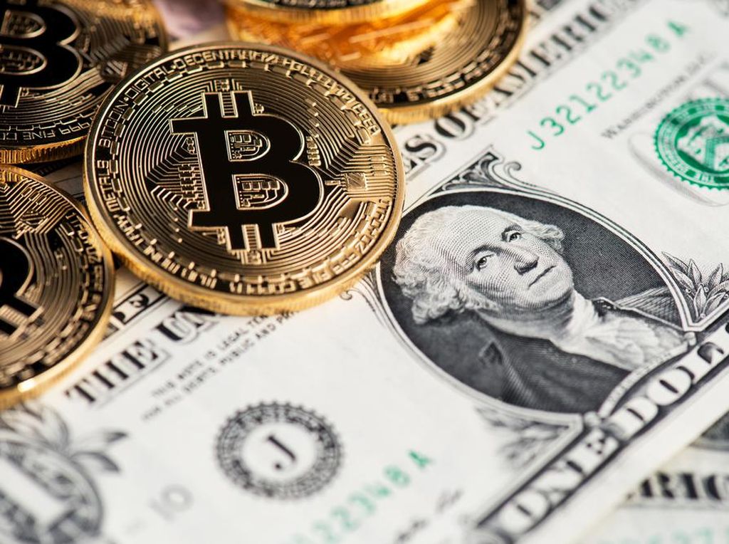 Penambang Buru-buru Jual Stok Bitcoin, 14.000 Keping Dilego