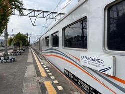Mobil Tertabrak KA Pangrango Dekat Stasiun Cibadak, Perlintasan Liar Ditutup