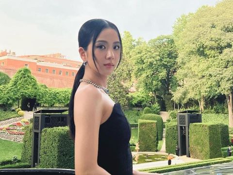 Intip Tampilan Modis Jisoo Pakai Busana Bodysuit Harga Fantastis Saat di Madrid/ Instagram.com/sooyaaa__