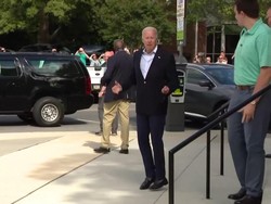 Jatuh Dari Sepeda, Joe Biden Buktikan Masih Bisa Melompat