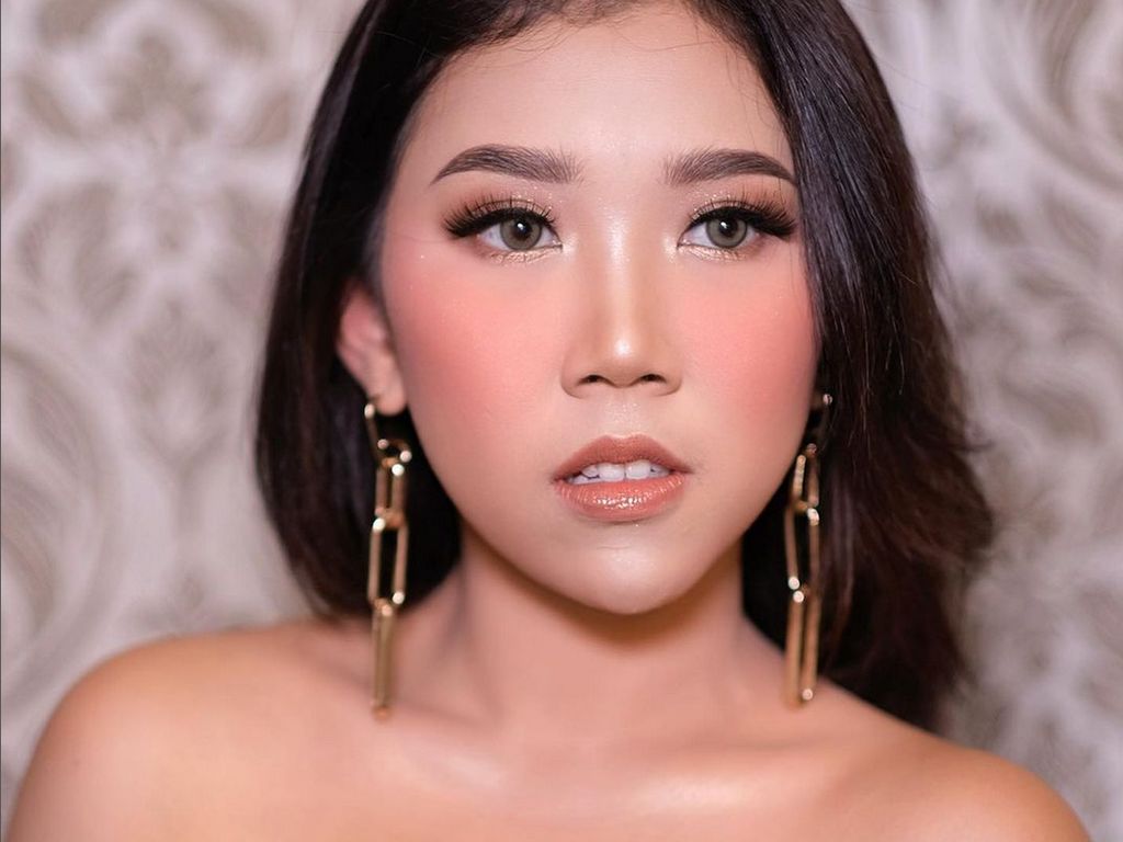7 Foto Kiky Saputri Manglingi Setelah Pakai Makeup, Dipuji Cantik Banget