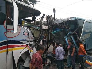 Tabrakan Maut 2 Bus di Jalinsum Labusel, Berikut Daftar Korban Meninggal Dunia Tabrakan Maut 2 Bus di Jalinsum Labusel, Berikut Daftar Korban Meninggal Dunia
