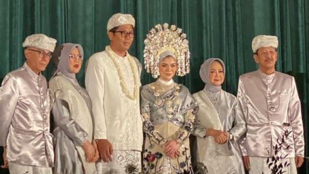 Momen Pernikahan Sivia Azizah