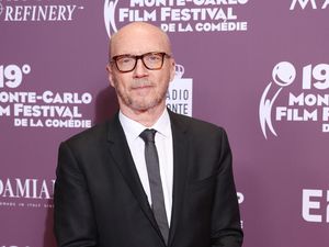 Sutradara Pemenang Oscar Paul Haggis Dibebaskan dari Tahanan Rumah di Italia Sutradara Pemenang Oscar Paul Haggis Dibebaskan dari Tahanan Rumah di Italia