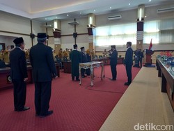 Gubernur Sulsel ASS Lantik 2 Pejabat Hasil Lelang Jabatan, 3 Lainnya Menunggu