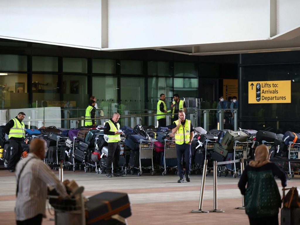 Ada Paket Uranium di Bandara Inggris, Kakek-kakek Ditangkap