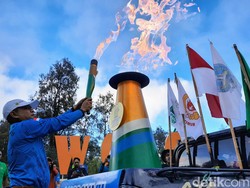 Api Obor Porprov VII Jatim Berasal dari Blue Fire Kawah Ijen