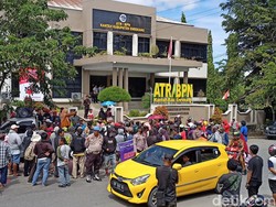 Bupati Enrekang Dukung Lahan Sawit PTPN yang Ditolak Petani Maiwa