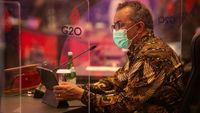 Potret Dirjen WHO Pakai Batik Saat Rapat Bareng Menkes di Yogya