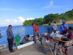 Cerita Ibu-Bayi Kritis Terombang-Ambing di Laut gegara Mesin Kapal Kayu Mati