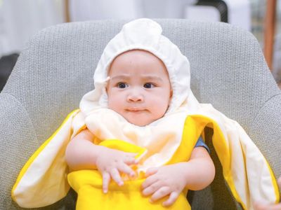 7 Foto Rayyanza Cipung Pakai Kostum Gajah Hingga Pisang, Gemas Banget