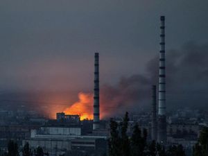 Pasukan Rusia Semakin Mendekati Pabrik Kimia Azot di Luhanks Pasukan Rusia Semakin Mendekati Pabrik Kimia Azot di Luhanks