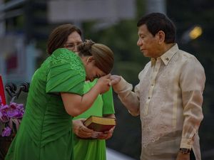 Sosok Sara, Putri Presiden Duterte yang Dilantik Jadi Wapres Filipina