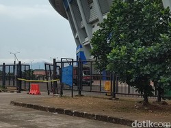 Stadion GBLA Dipasangi Garis Polisi Imbas Tewasnya 2 Bobotoh