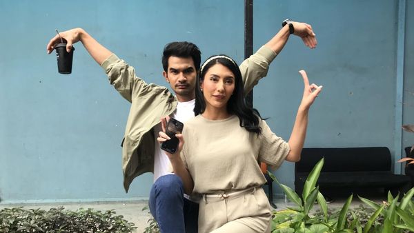 Gaya Bangau Tyas Mirasih dan Tengku Tezi yang Lagi Kasmaran