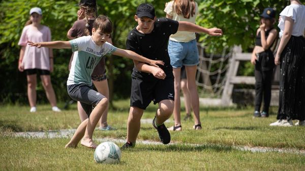 Bocah Korban Perang Ukraina Ikut Trauma Healing di Kemah Musim Panas