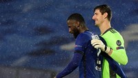 Kedatangan Ruediger akan memperkuat lini belakang Real Madrid. Apalagi, Ruediger pernah bermain bersama kiper Madrid, Thibaut Courtois di musim 2017/2018 (Getty Images)