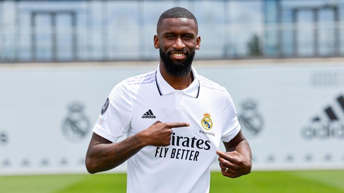 MADRID, SPAIN - JUNE 20: Antonio Rüdiger of Real Madrid poses during his official presentation at Valdebebas training ground on June 20, 2022 in Madrid, Spain. (Photo by Helios de la Rubia/Real Madrid via Getty Images)