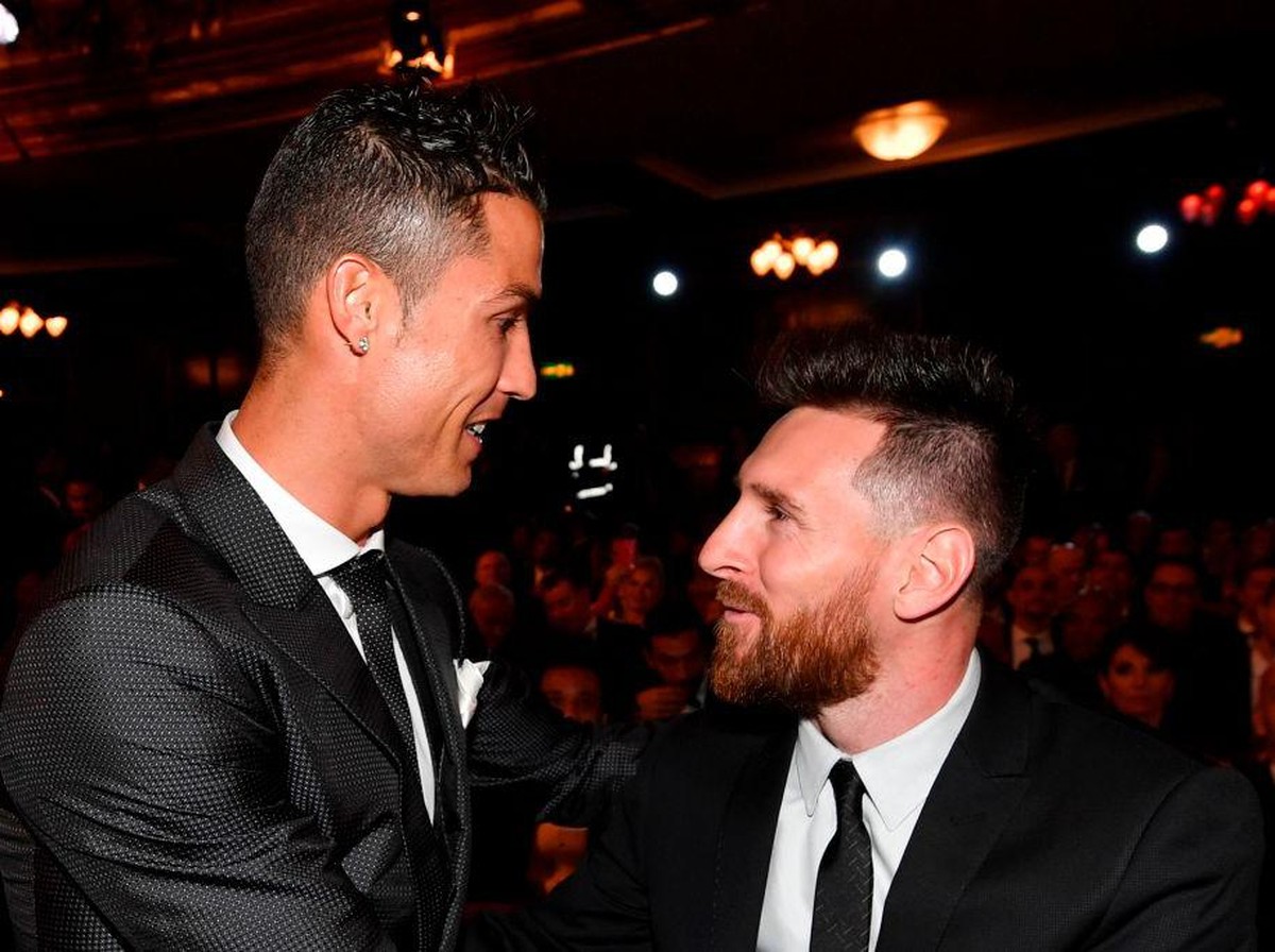 Lionel Messi dinilai lebih baik dari Cristiano Ronaldo. (Foto: AFP via Getty Images/AFP Contributor)