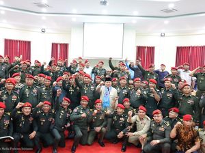 Momen Reuni Prabowo dengan Anak Didiknya di Markas Kopassus Kamboja